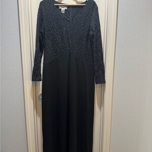 Patra Black Long Sleeve V-Neck Gown